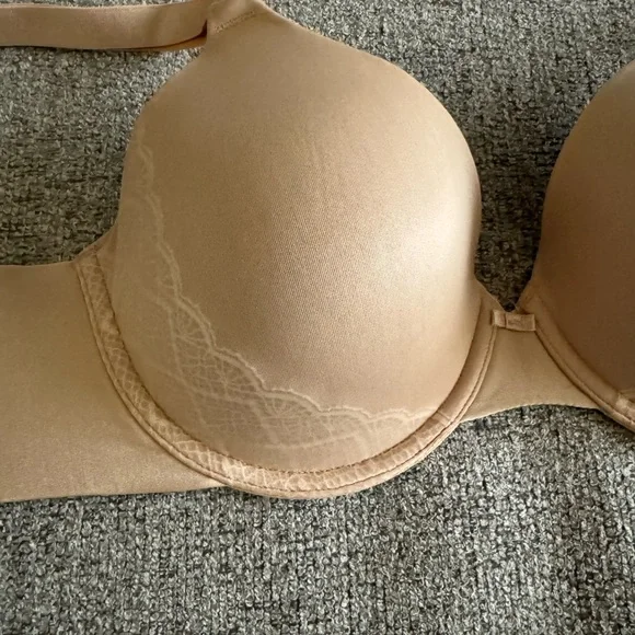 Vanity Fair 34D bra - Picture 2 of 4